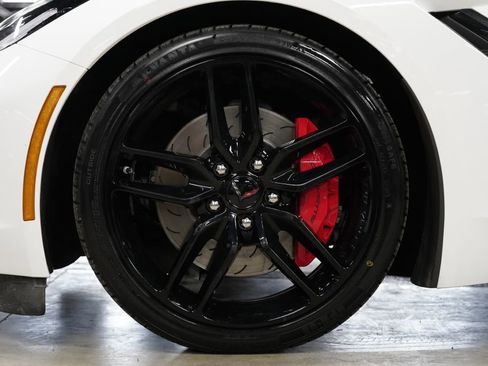 Used 2017 Chevrolet Corvette Stingray Coupe RWD image 42