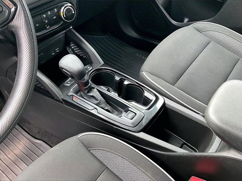 Used 2024 Chevrolet TrailBlazer LT w/ Driver Confidence Package image 5