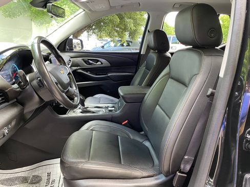 Used 2020 Chevrolet Traverse LT w/ LT Premium Package FWD image 16