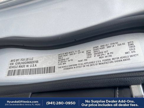 Used 2022 Jeep Grand Cherokee Overland AWD/4WD image 27
