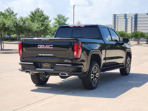 Used 2024 GMC Sierra 1500 AT4 w/ Technology Package AWD/4WD image 5