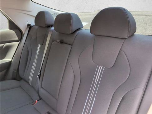 Certified 2025 Hyundai Elantra SEL FWD image 19