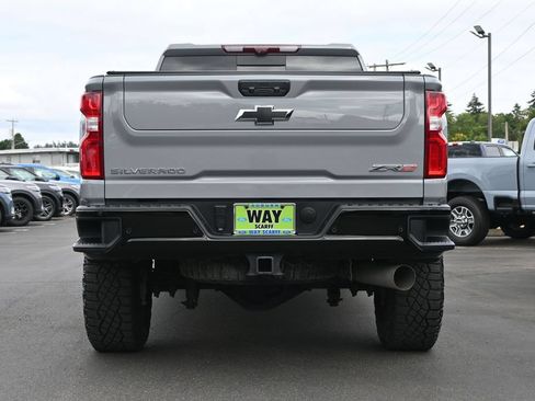 Used 2024 Chevrolet Silverado 2500 ZR2 w/ Technology Package AWD/4WD image 8