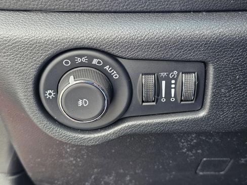 New 2026 Chrysler Pacifica Select image 18