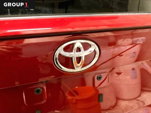 Used 2022 Toyota RAV4 XLE image 30