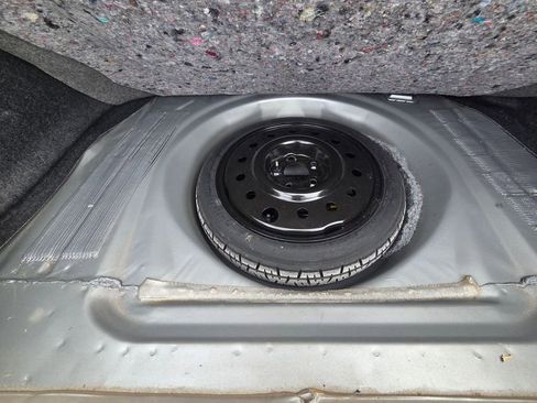 Used 2011 Chevrolet Impala LT image 23