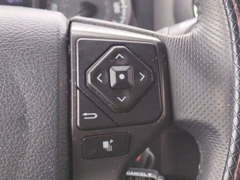 Used 2017 Toyota Tacoma TRD Sport image 24