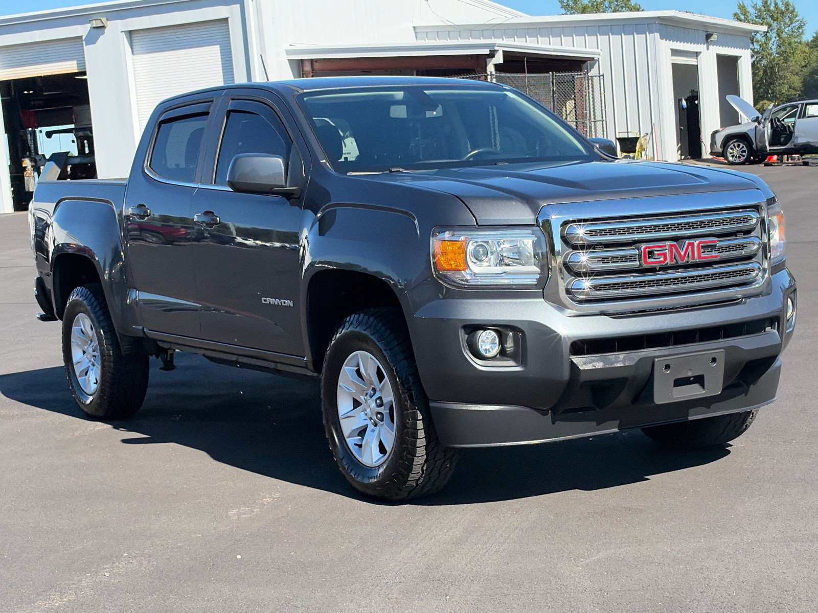 Used 2017 GMC Canyon SLE w/ SLE Convenience Package RWD image 3