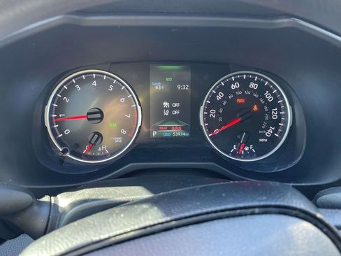 Used 2021 Toyota RAV4 XLE image 17