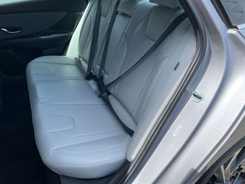 Used 2025 Hyundai Elantra Limited image 39