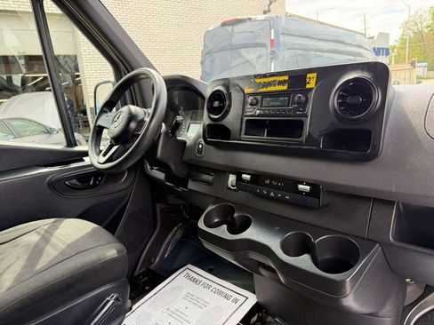 Used 2019 Mercedes-Benz Sprinter 144 image 29