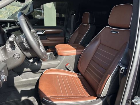 Used 2025 GMC Sierra 1500 Denali Ultimate image 31