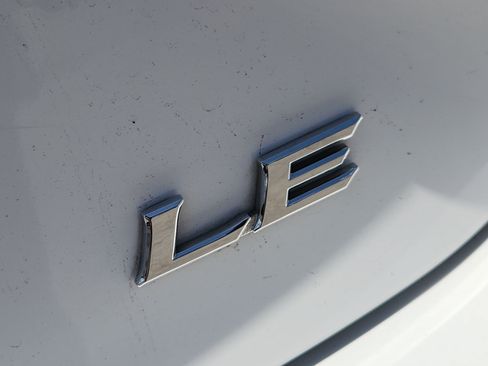 Used 2025 Toyota Camry LE FWD image 12