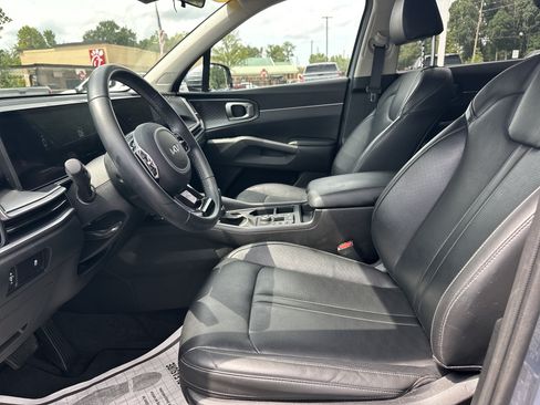 Used 2024 Kia Sorento S FWD image 10