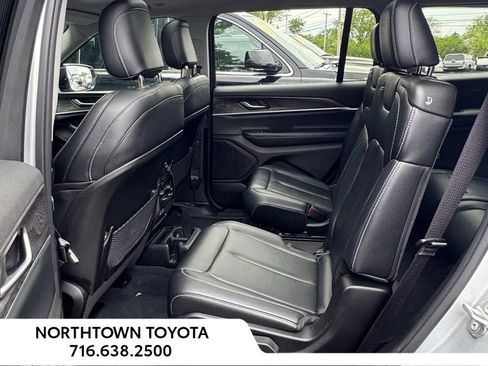 Used 2023 Jeep Grand Cherokee L Limited AWD/4WD image 28
