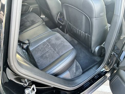 Used 2017 Porsche Macan w/ Driver Memory Package image 34