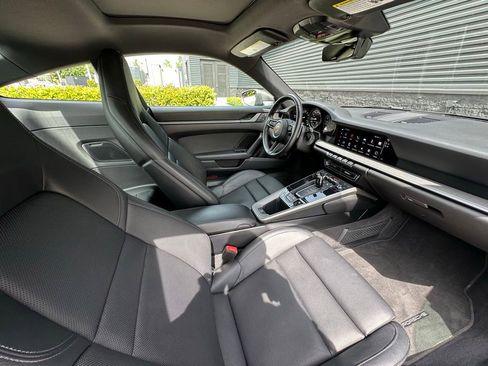 Certified 2022 Porsche 911 Carrera RWD image 37