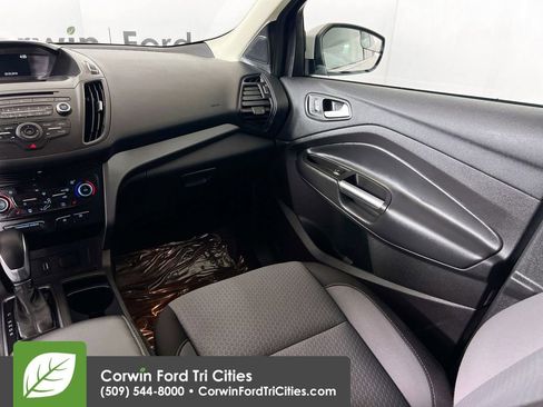 Used 2018 Ford Escape SE image 26
