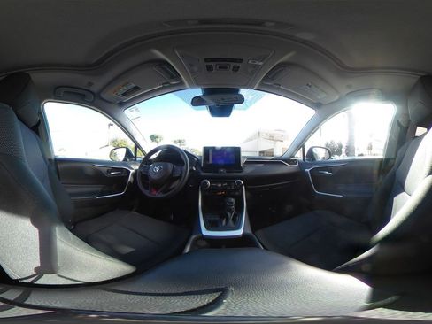 Used 2025 Toyota RAV4 XLE image 44