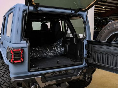 Used 2025 Jeep Wrangler Unlimited Rubicon w/ Technology Group image 88