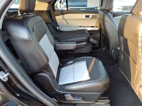 Used 2022 Ford Explorer XLT w/ Equipment Group 202A AWD/4WD image 24