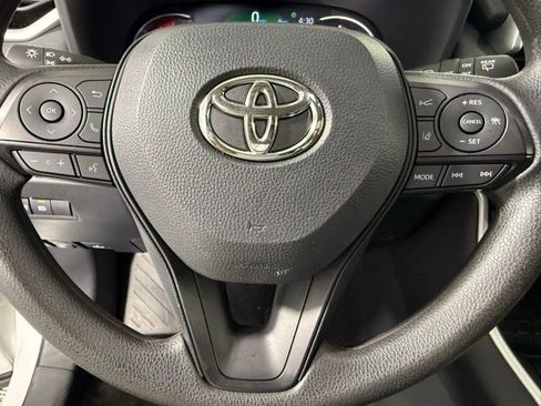 Used 2024 Toyota RAV4 XLE FWD image 18