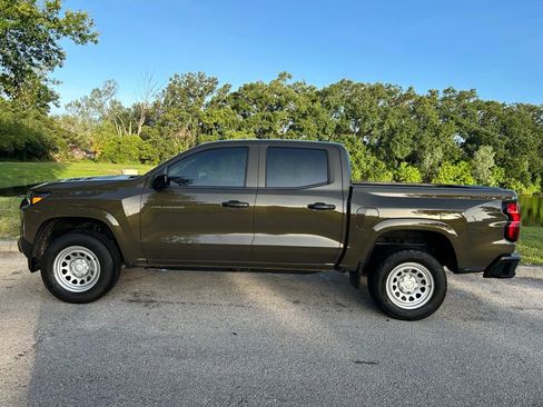 Used 2024 Chevrolet Colorado W/T w/ WT Convenience Package II RWD image 3