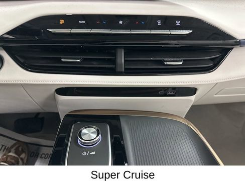 Used 2025 Buick Enclave Avenir w/ Super Cruise Package image 43