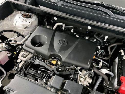Used 2024 Toyota RAV4 XLE FWD image 33