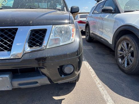 Used 2012 Nissan Frontier SV RWD image 8