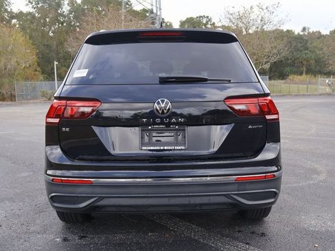 Certified 2022 Volkswagen Tiguan SE w/ Panoramic Sunroof Package image 6