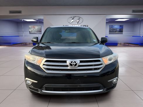 Used 2013 Toyota Highlander SE FWD image 3