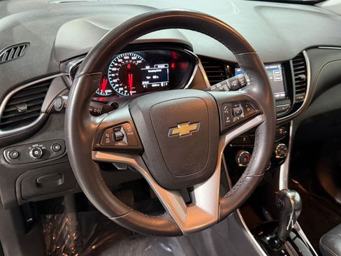 Used 2018 Chevrolet Trax Premier FWD image 4