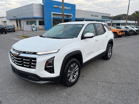 Used 2025 Chevrolet Equinox LT image 3