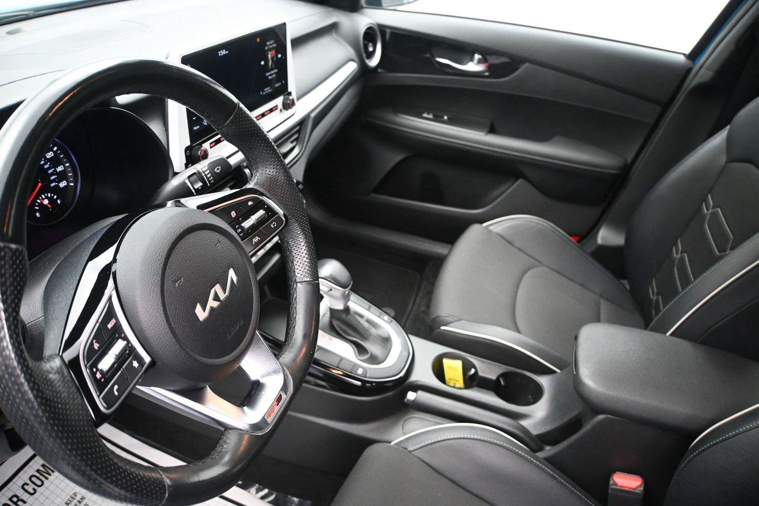 Used 2023 Kia Forte GT-Line FWD image 2