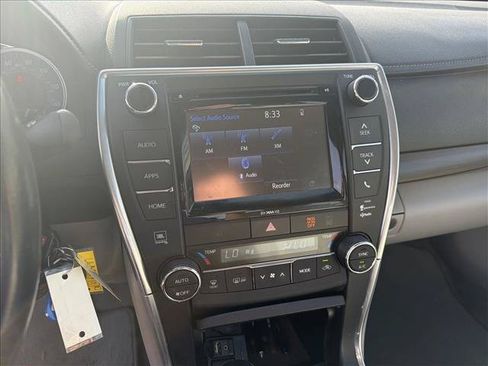 Used 2017 Toyota Camry XLE FWD image 13