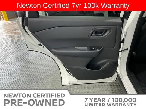 Used 2025 Nissan Rogue S FWD image 35