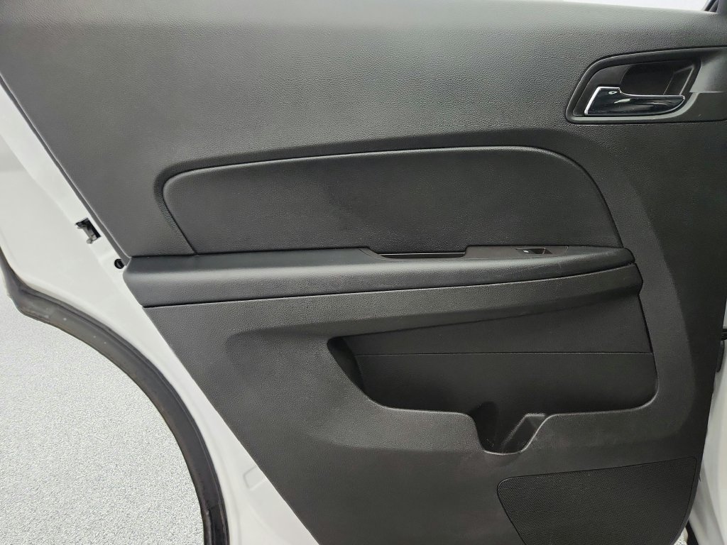 Used 2017 Chevrolet Equinox LT FWD image 25