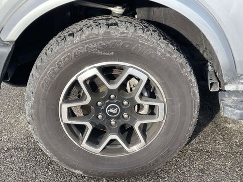 Used 2023 Ford Bronco Outer Banks image 11