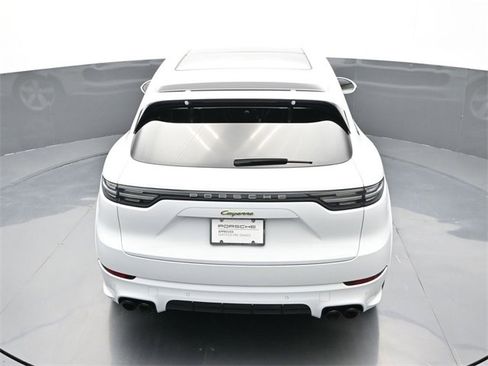 Used 2023 Porsche Cayenne Platinum Edition image 27