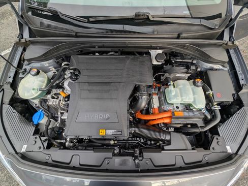 Used 2017 Hyundai Ioniq SEL image 16