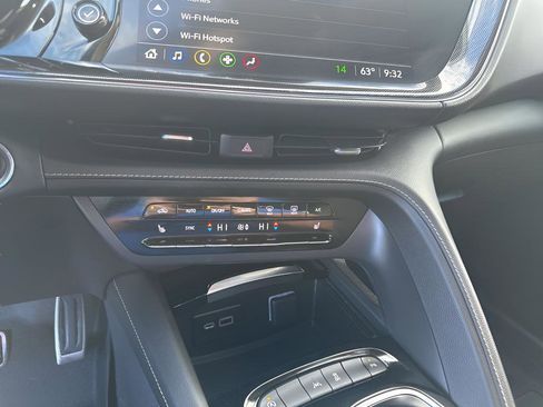 Used 2023 Buick Envision Preferred image 35