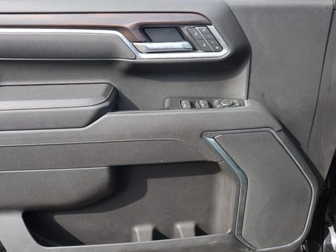 Used 2025 GMC Sierra 1500 SLT image 15