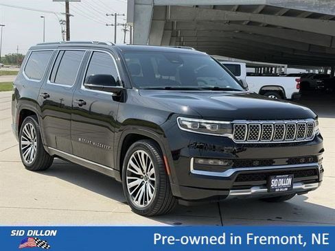 Used 2023 Jeep Grand Wagoneer Series III AWD/4WD image 2