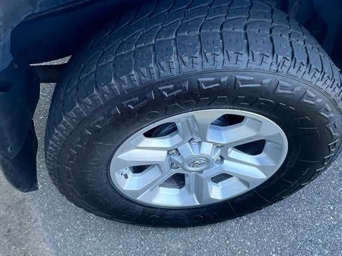 Used 2018 Toyota 4Runner SR5 Premium AWD/4WD image 19