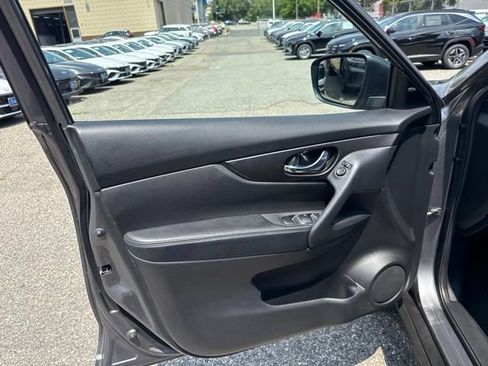 Used 2020 Nissan Rogue SV AWD/4WD image 33