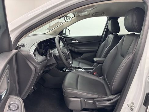 Used 2024 Buick Encore GX Sport Touring image 23