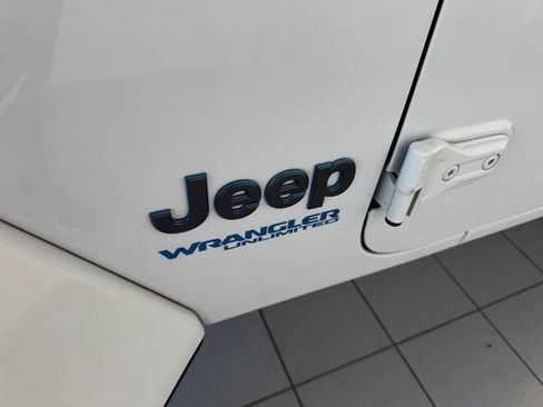 Used 2021 Jeep Wrangler Unlimited Rubicon 4xe w/ Steel Bumper Group AWD/4WD image 39
