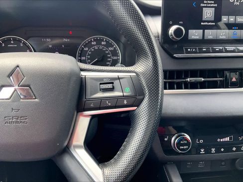Used 2024 Mitsubishi Outlander SE FWD image 24
