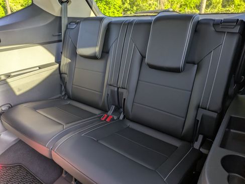 Used 2023 Volkswagen Atlas SE image 28